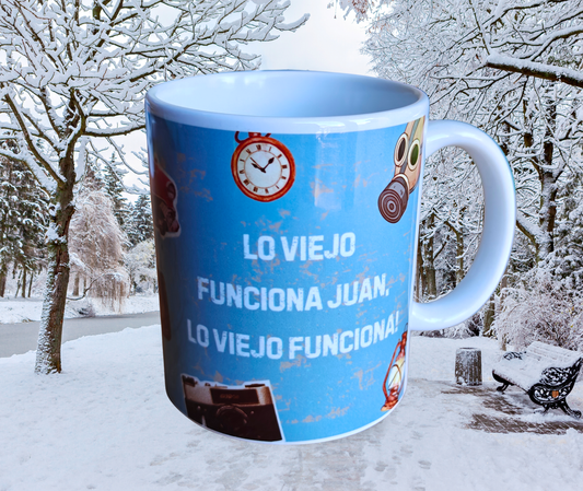 El Eternauta Inspired Mug – “Lo viejo funciona, Juan” – White Glossy Ceramic Coffee Cup
